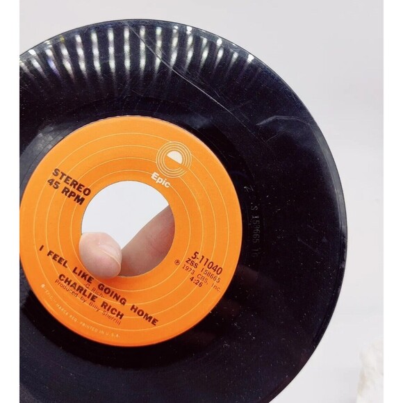 Vintage 1973 Charlie Rich I Feel Like Going Home Epic Record 45 RPM 7” RC401 70s - Picture 6 of 9
